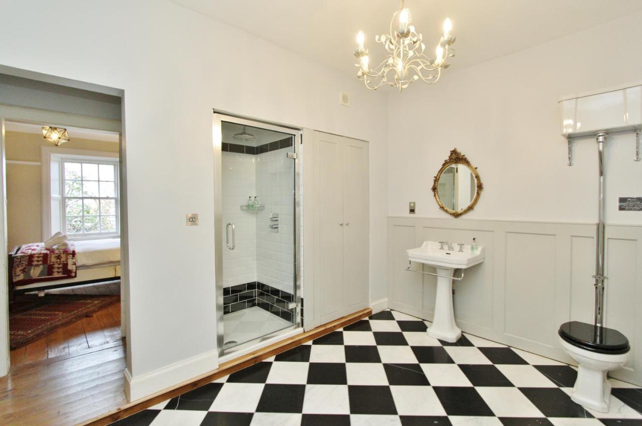 Ramsay Garden - Spacious 3-Bedroom Apartment Next To Edinburgh Castle Exterior photo